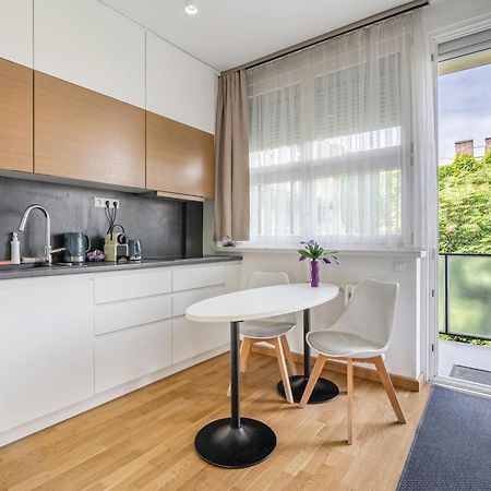 Breathless Basilika View Elegant Flat With Balcony Need Reservation X Free Parking Budapest Exteriör bild