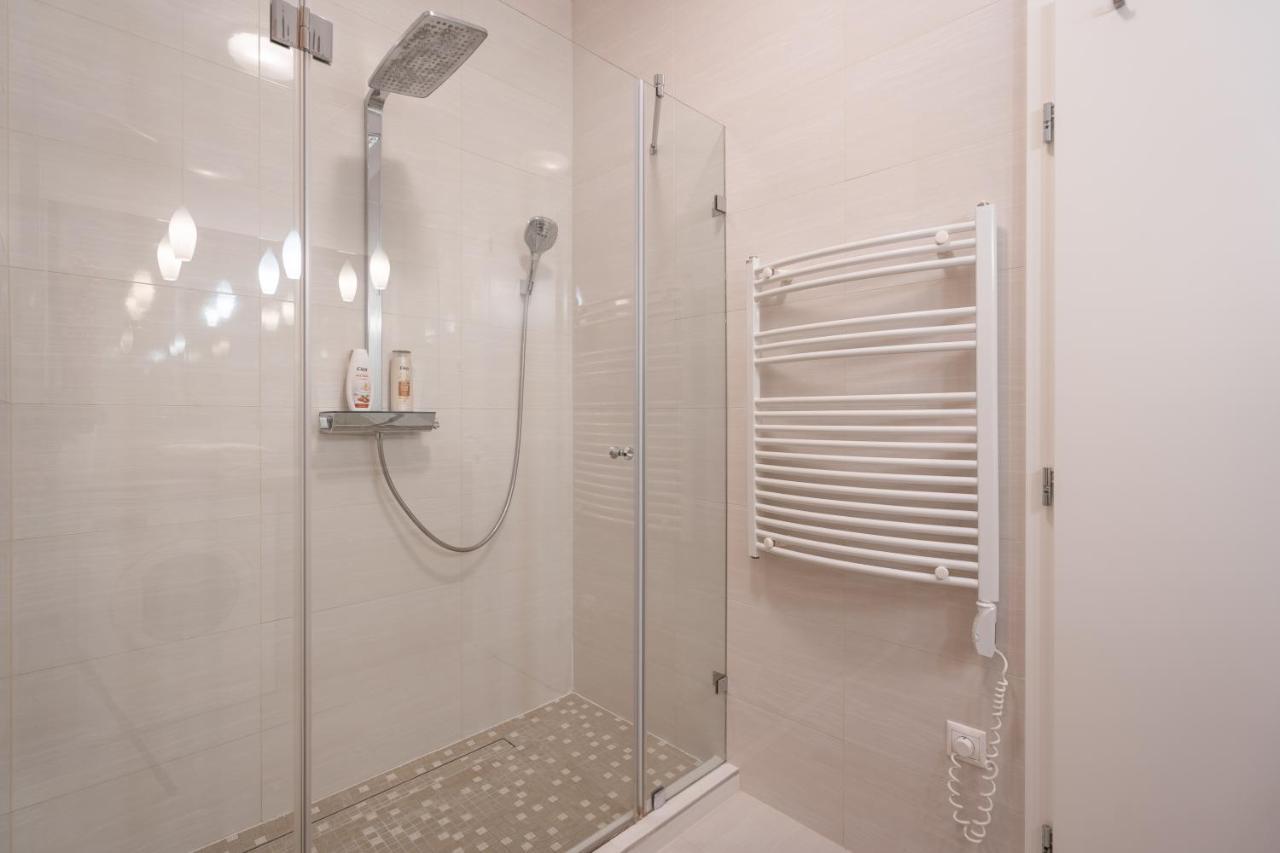 Breathless Basilika View Elegant Flat With Balcony Need Reservation X Free Parking Budapest Exteriör bild