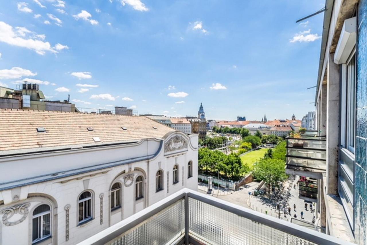 Breathless Basilika View Elegant Flat With Balcony Need Reservation X Free Parking Budapest Exteriör bild
